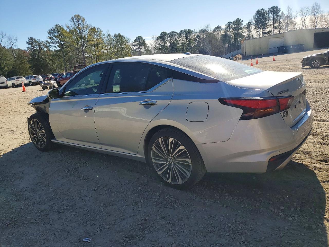 2023 Nissan Altima Sl - Фото 2