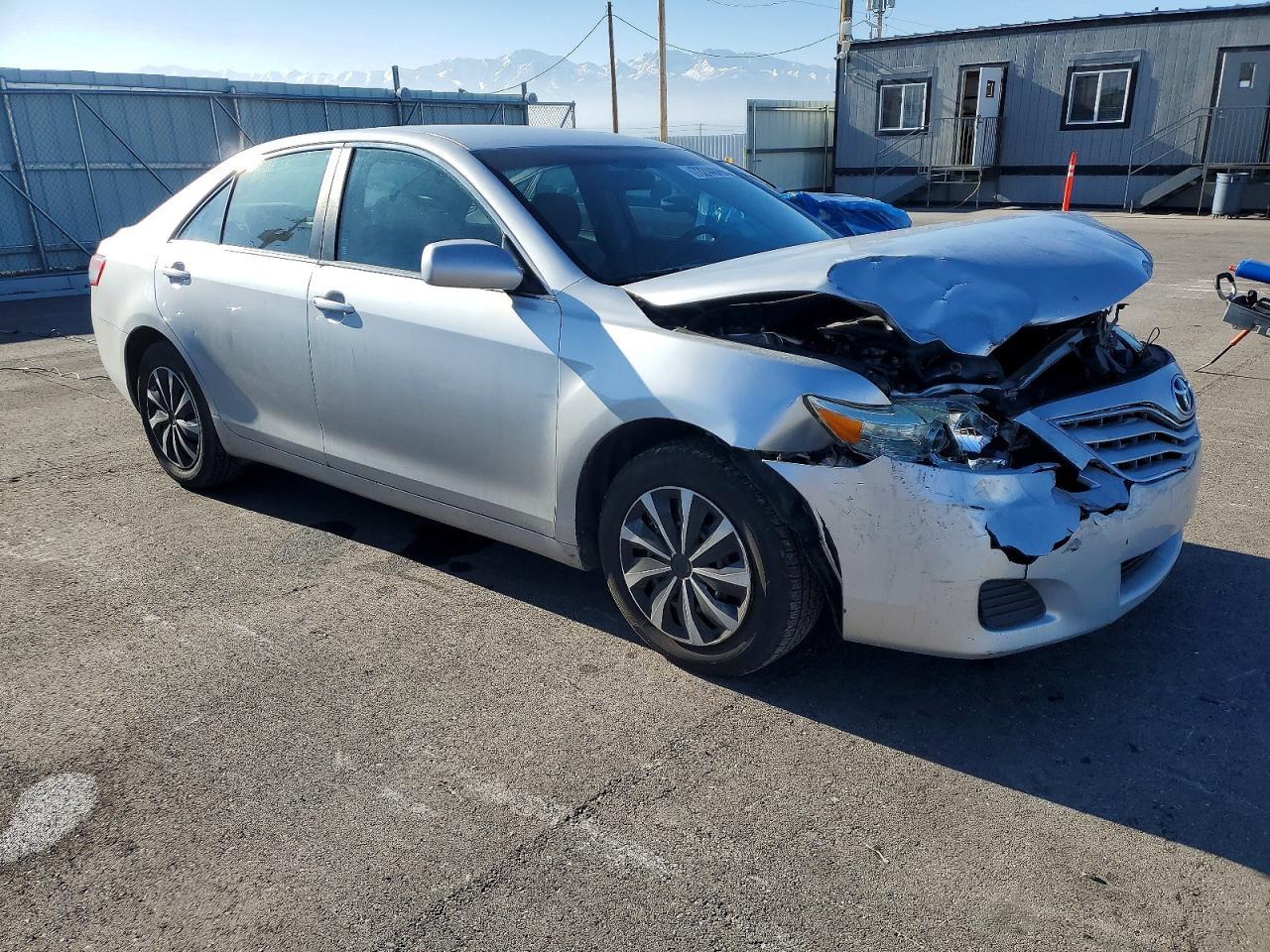 2011 Toyota Camry Base - Фото 4