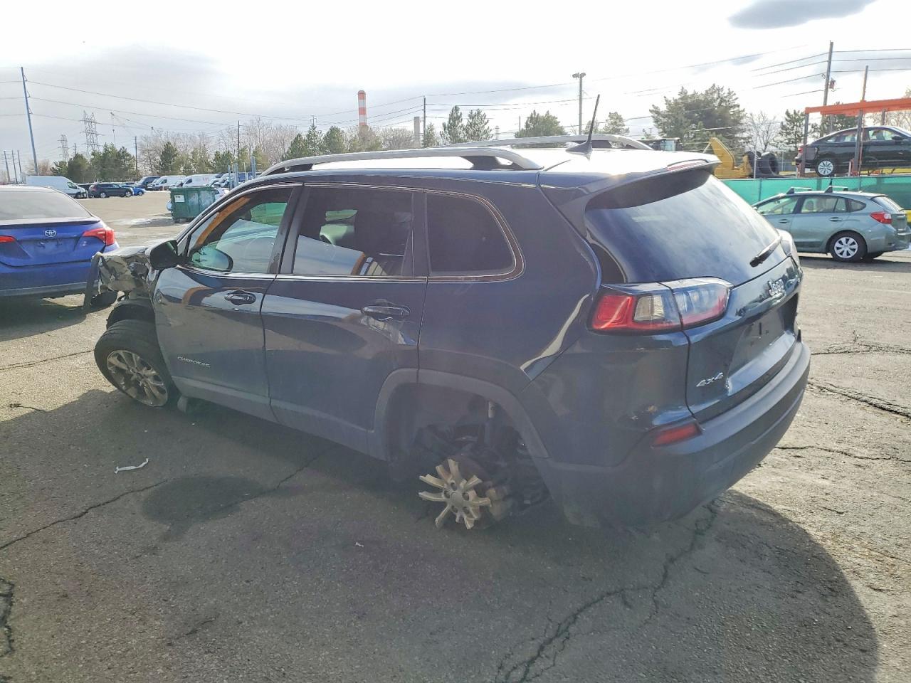 2019 Jeep Cherokee Latitude - Image 2