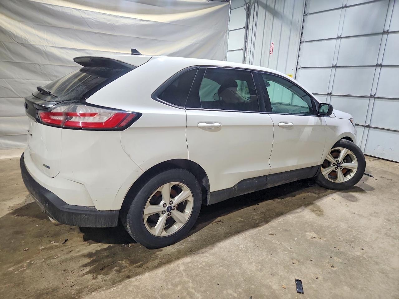 2020 Ford Edge Se - Image 3