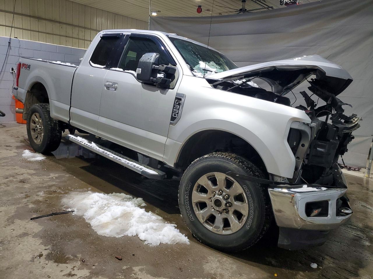 2017 Ford F350 Super Duty - Фото 4