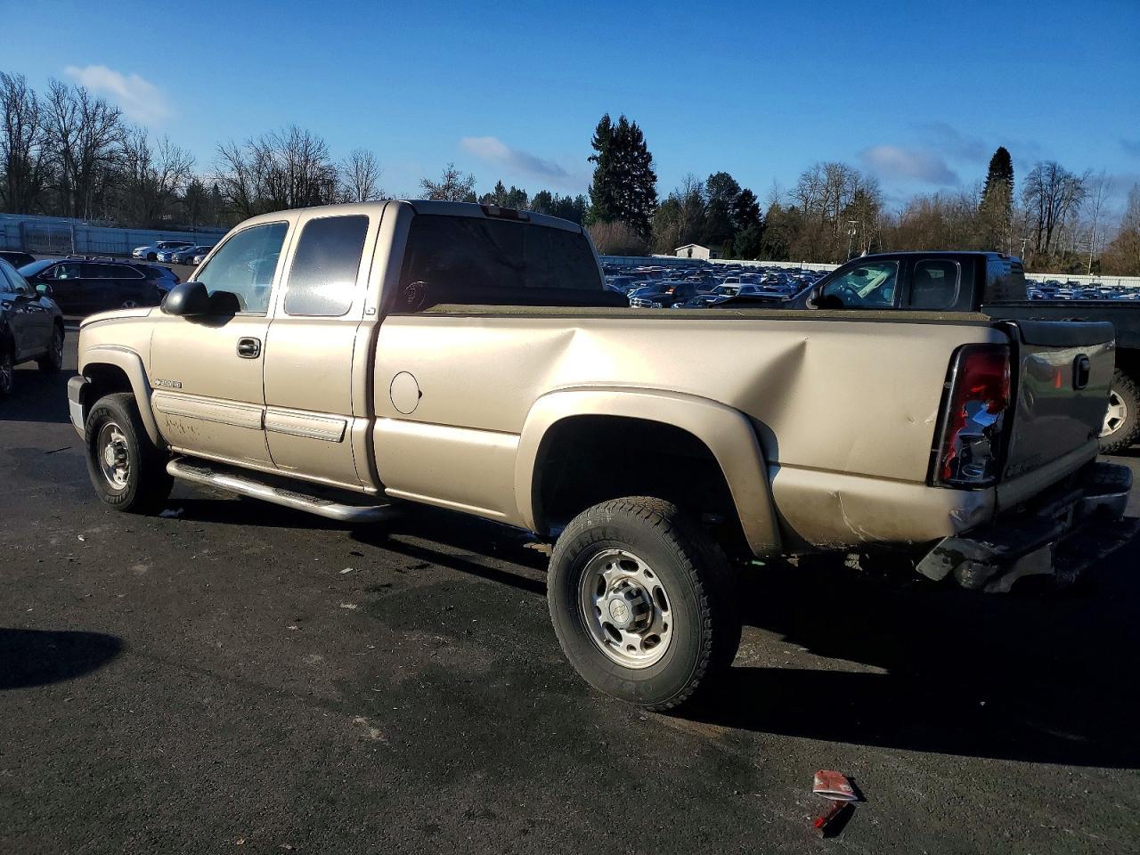 2004 Chevrolet Silverado C2500 Heavy Duty - Фото 2