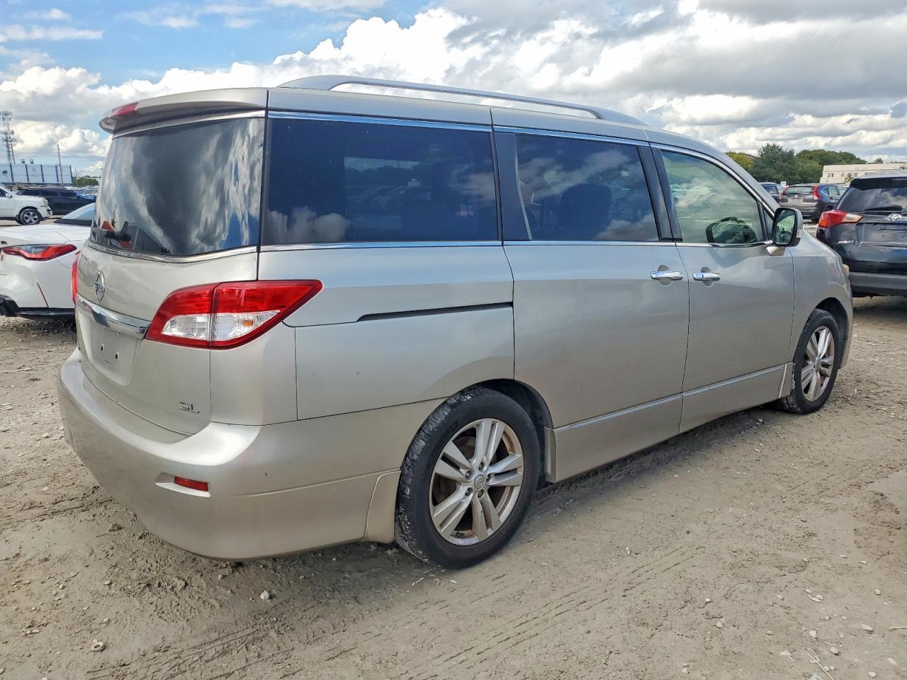 2012 Nissan Quest S - Image 3