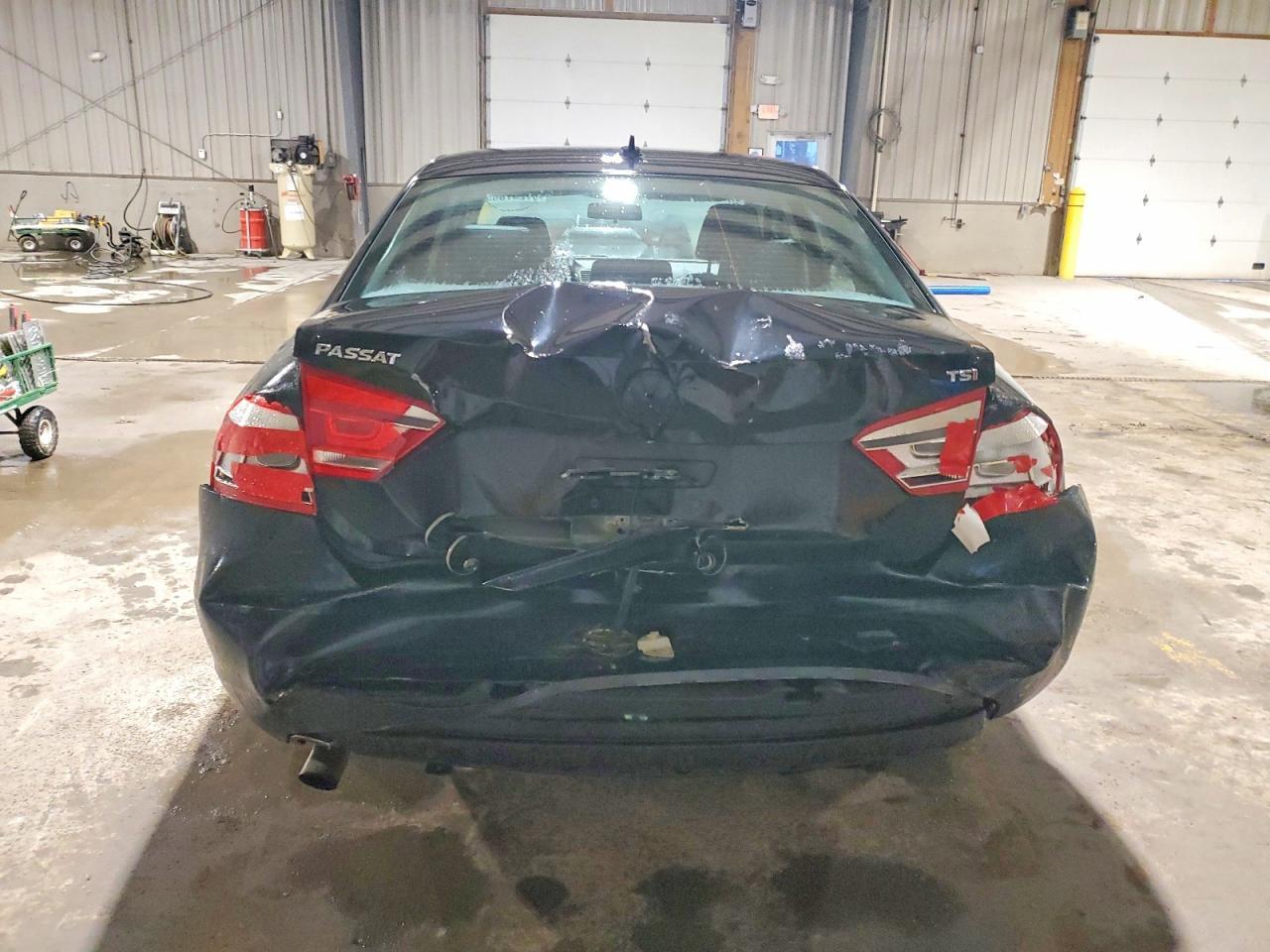 2015 Volkswagen Passat S - Фото 6