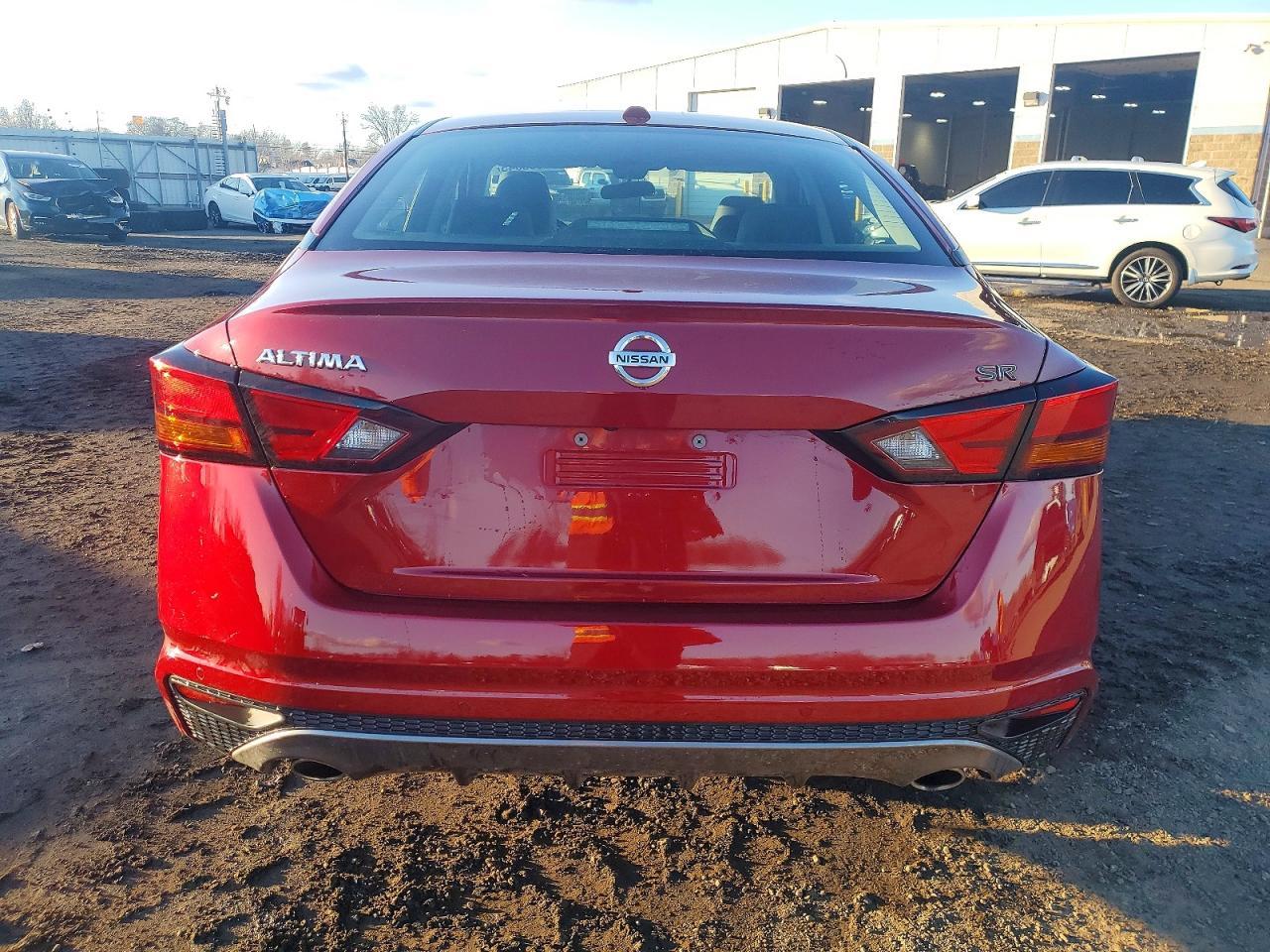 2021 Nissan Altima Sr - Фото 6