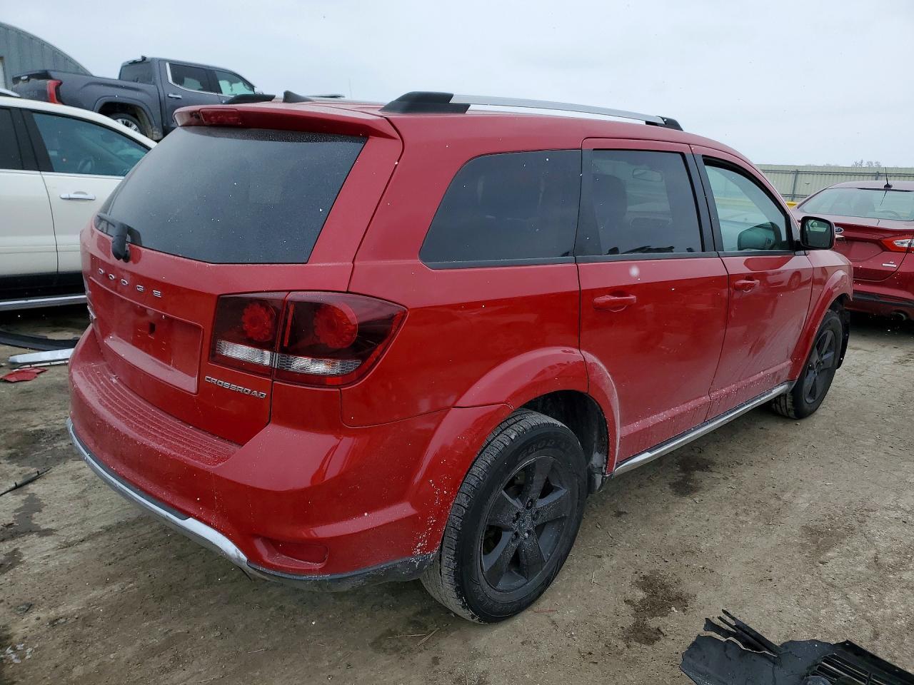 2018 Dodge Journey Crossroad - Image 3