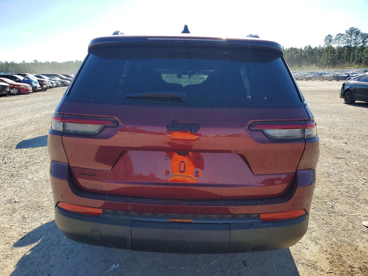 2025 Jeep Grand Cherokee L Laredo - Image 6