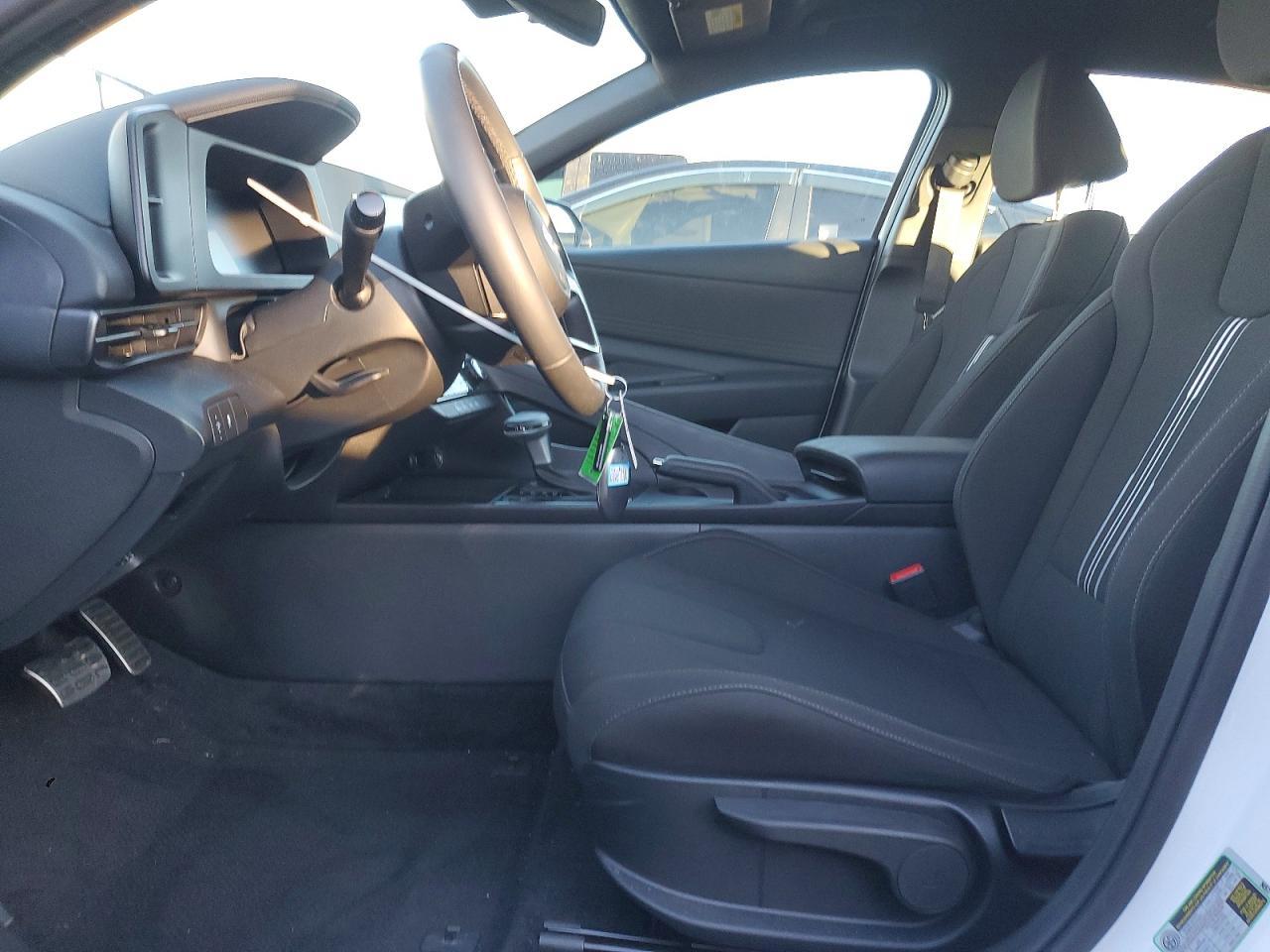 2025 Hyundai Elantra Sel Sport - Фото 7