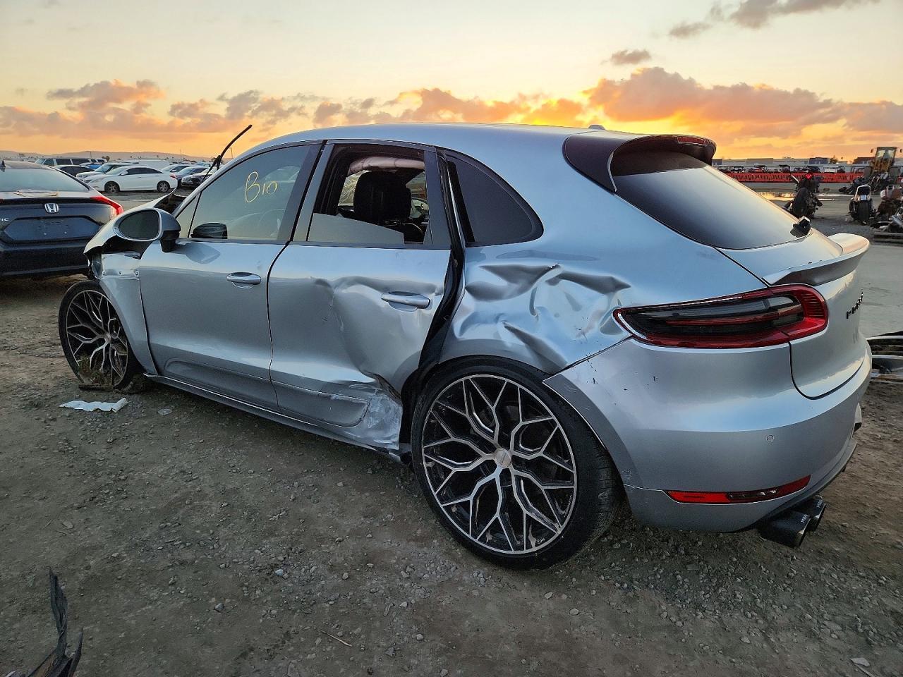 2015 Porsche Macan S - Фото 2