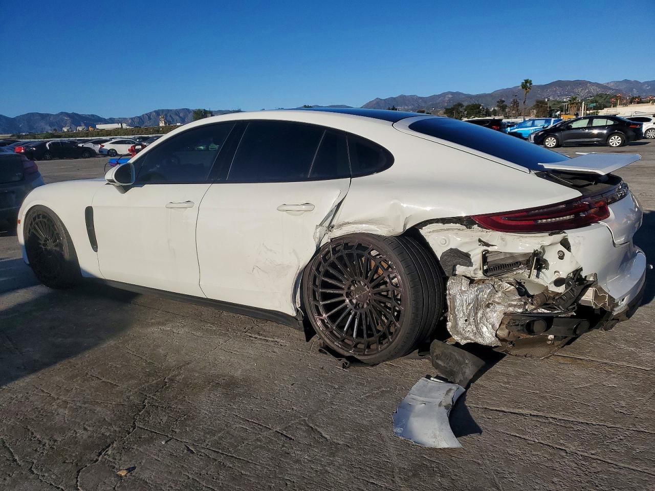 2020 Porsche Panamera Base - Фото 2