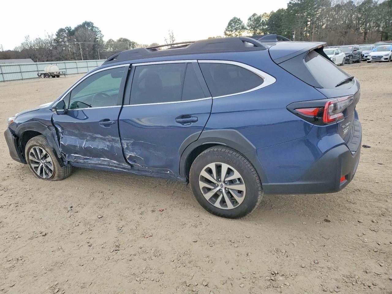 2025 Subaru Outback Premium - Фото 2