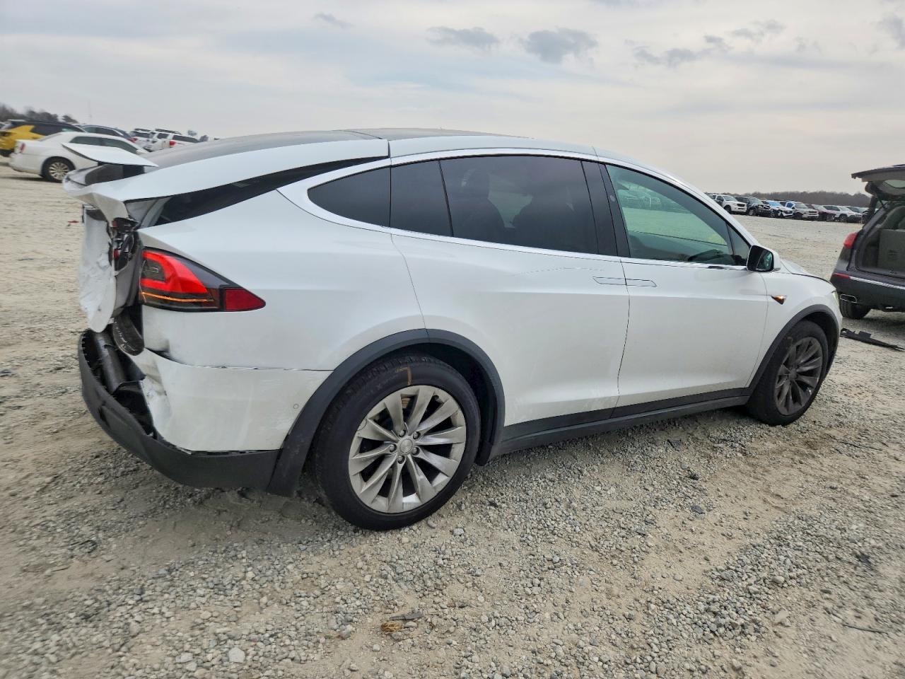 2020 Tesla Model X - Фото 3
