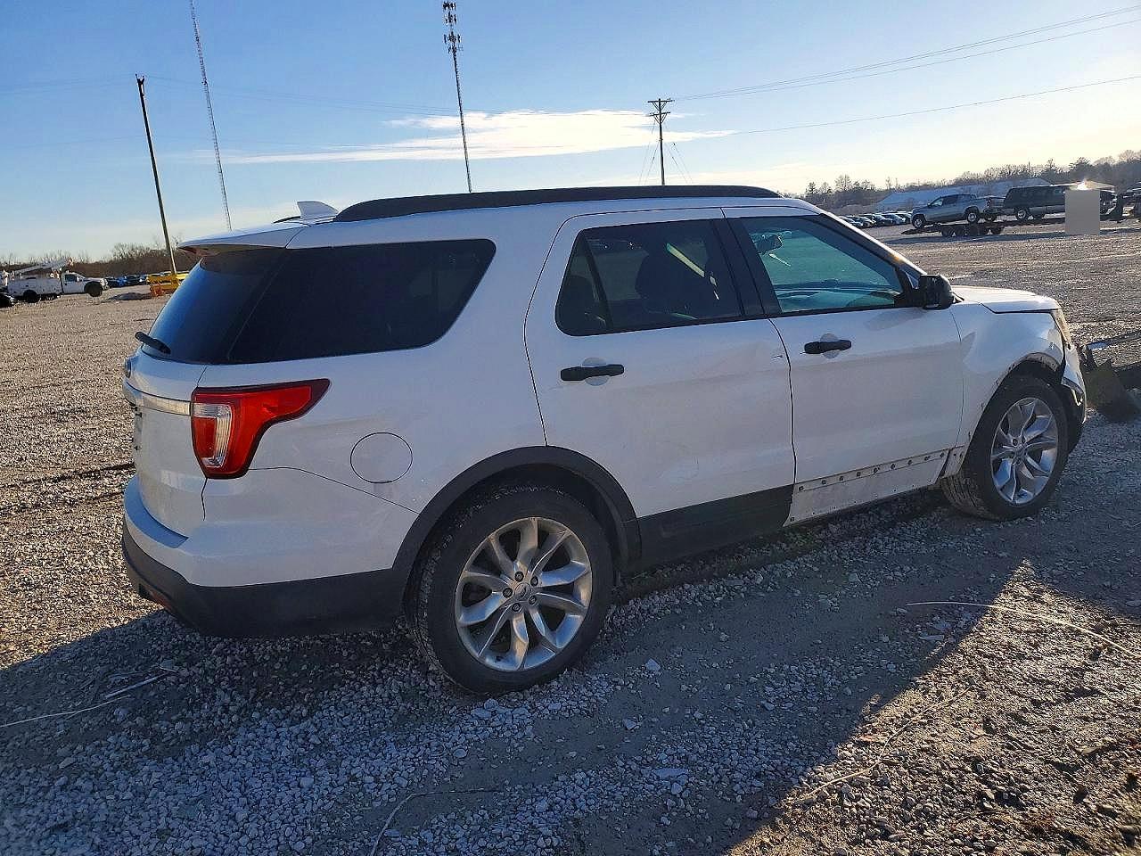 2016 Ford Explorer - Фото 3