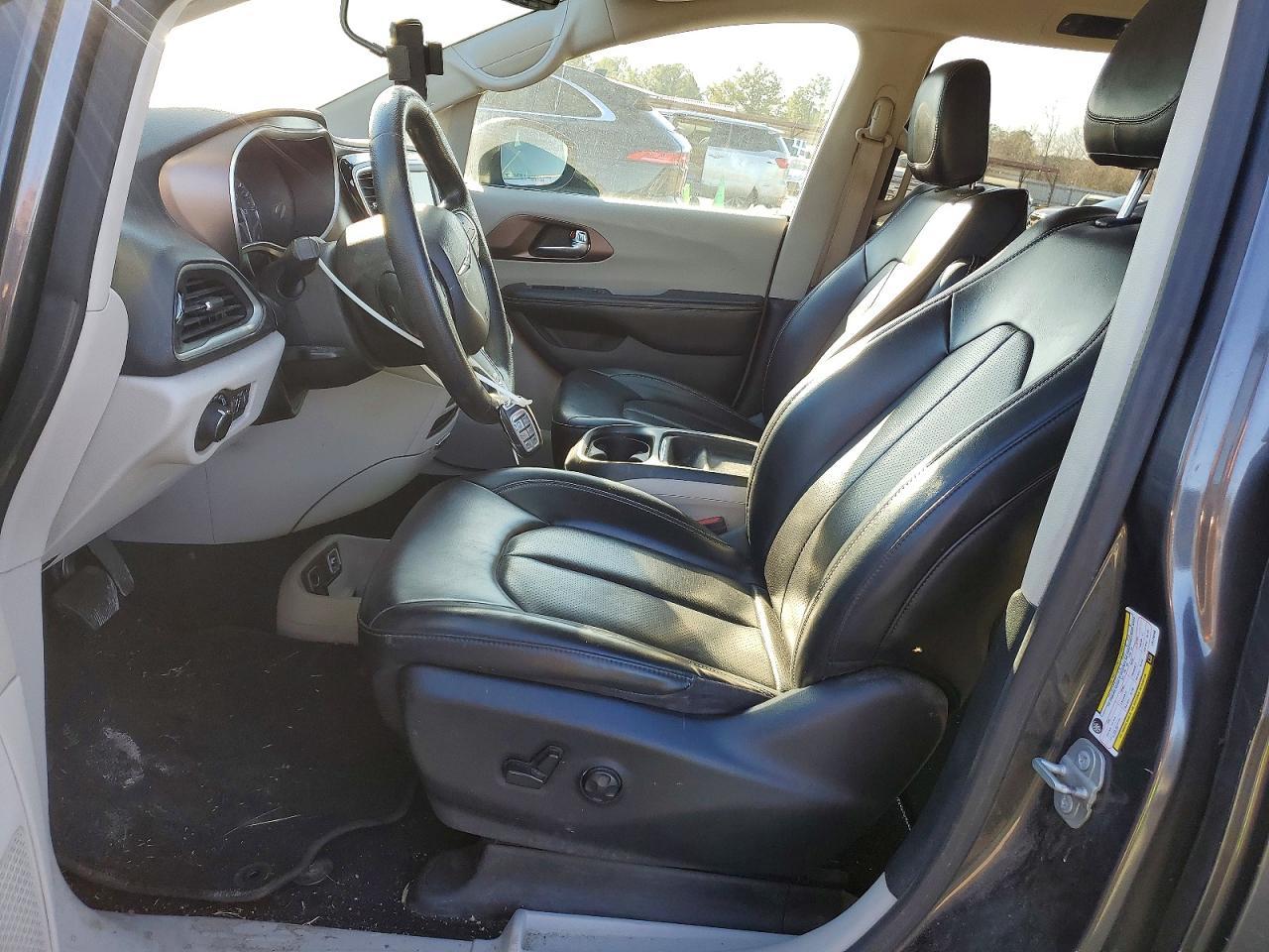 2020 Chrysler Voyager Lxi - Фото 7