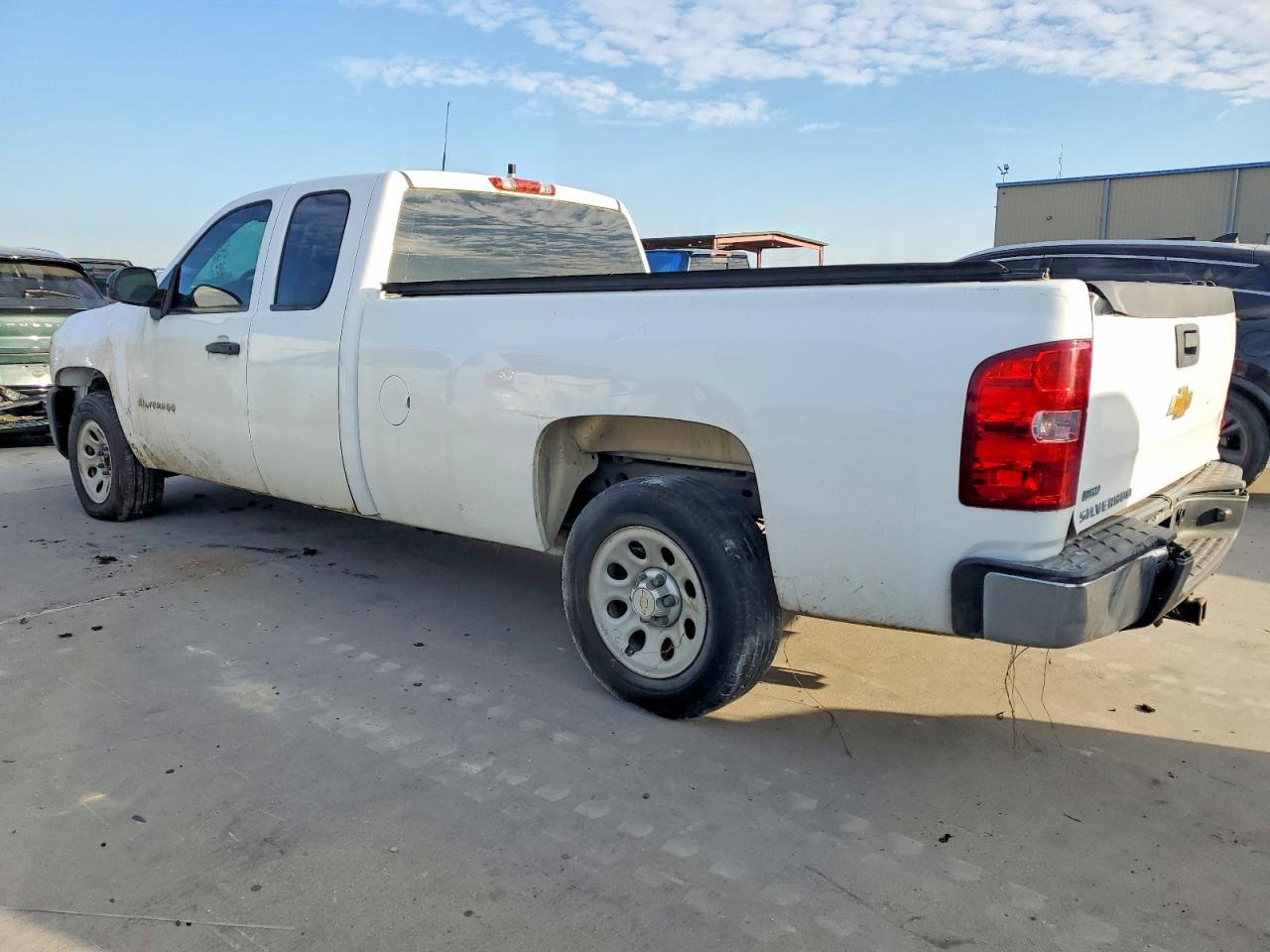 2013 Chev Silverado C1500 - Image 2