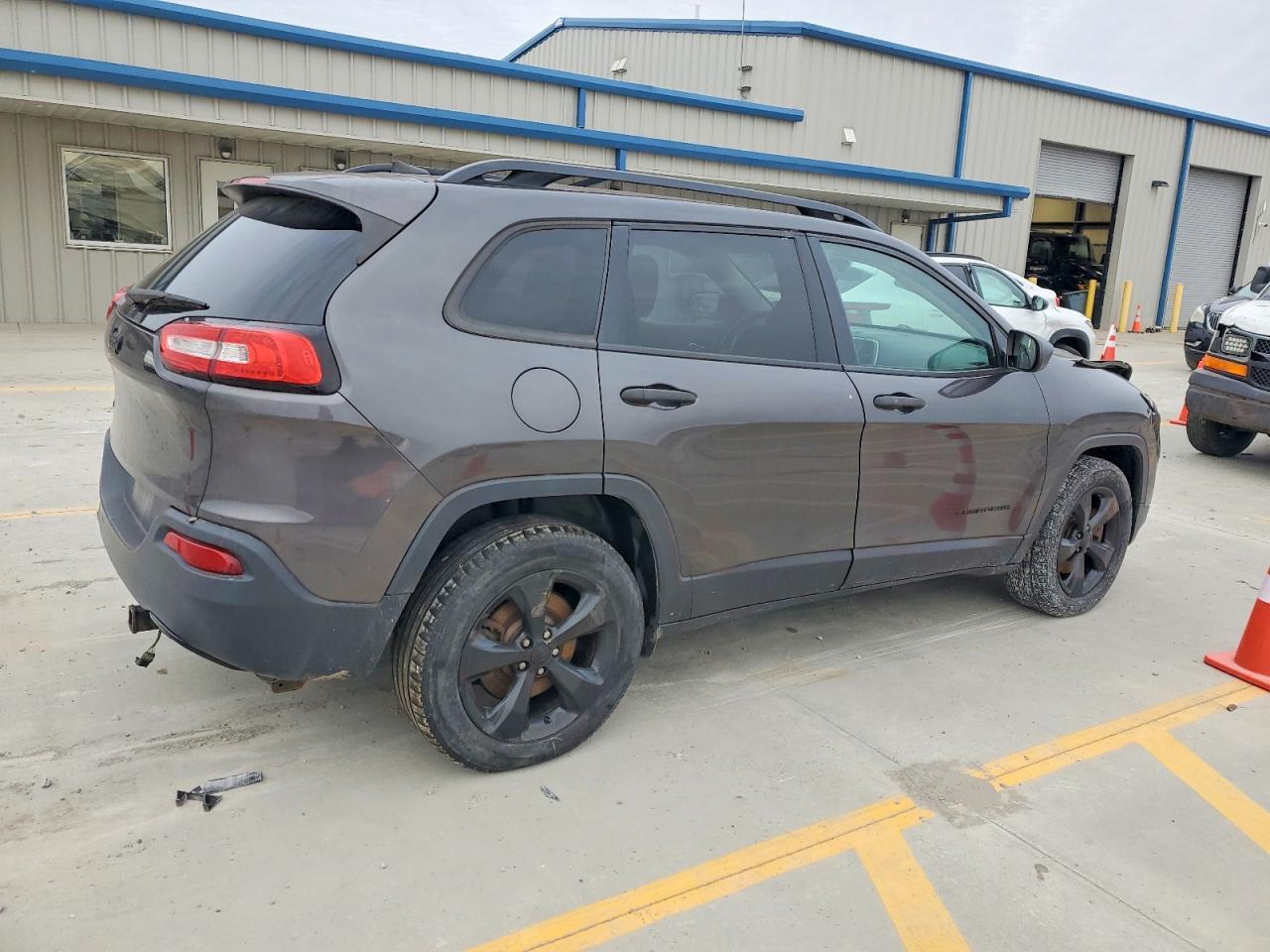 2017 Jeep Cherokee Sport - Фото 3