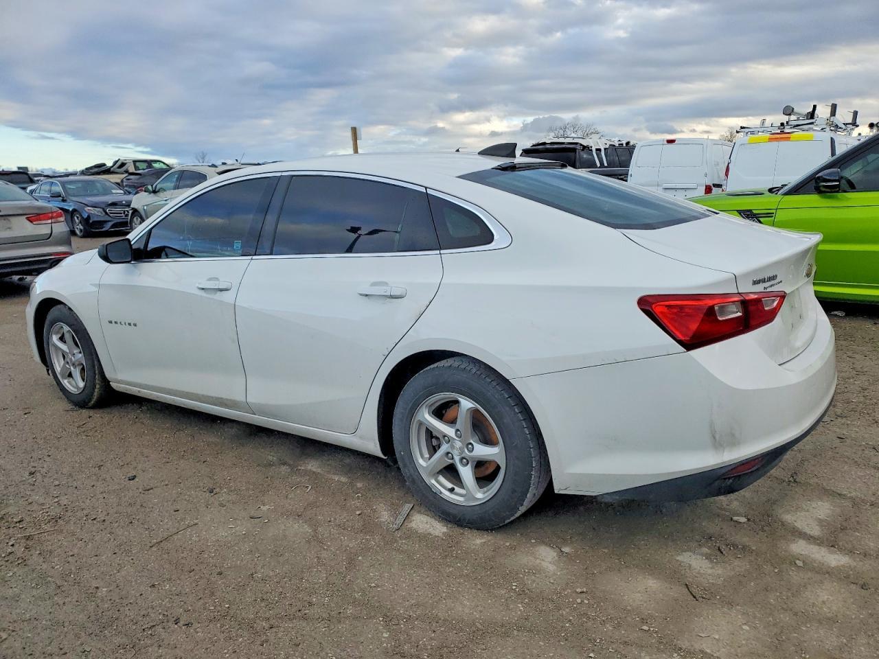 2018 Chevrolet Malibu Ls - Фото 2