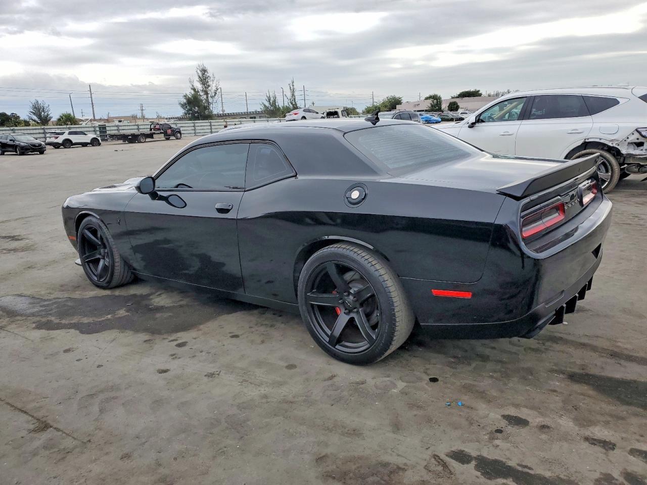2017 Dodge Challenger Srt Hellcat - Image 2