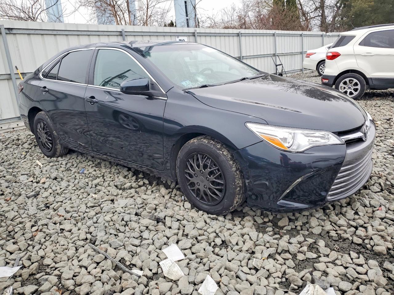 2015 Toyota Camry Le - Фото 4