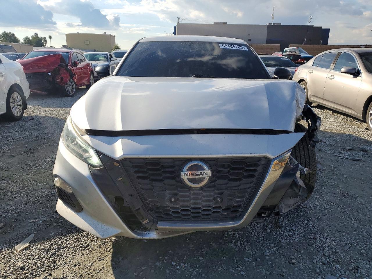 2019 Nissan Altima Sr - Фото 5