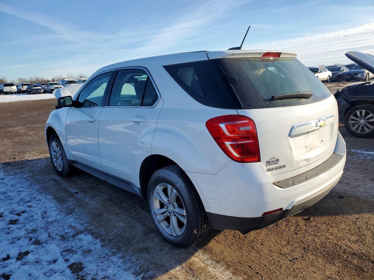 2017 Chevrolet Equinox Ls - Фото 2