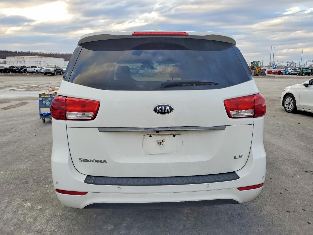 2016 Kia Sedona Lx - Image 6