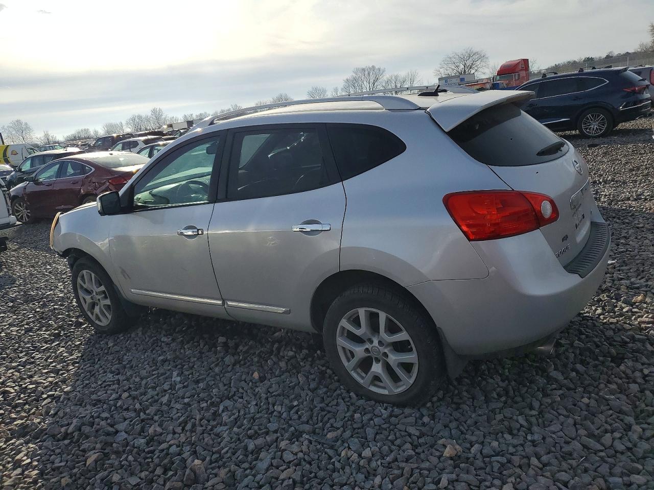 2013 Nissan Rogue S - Image 2