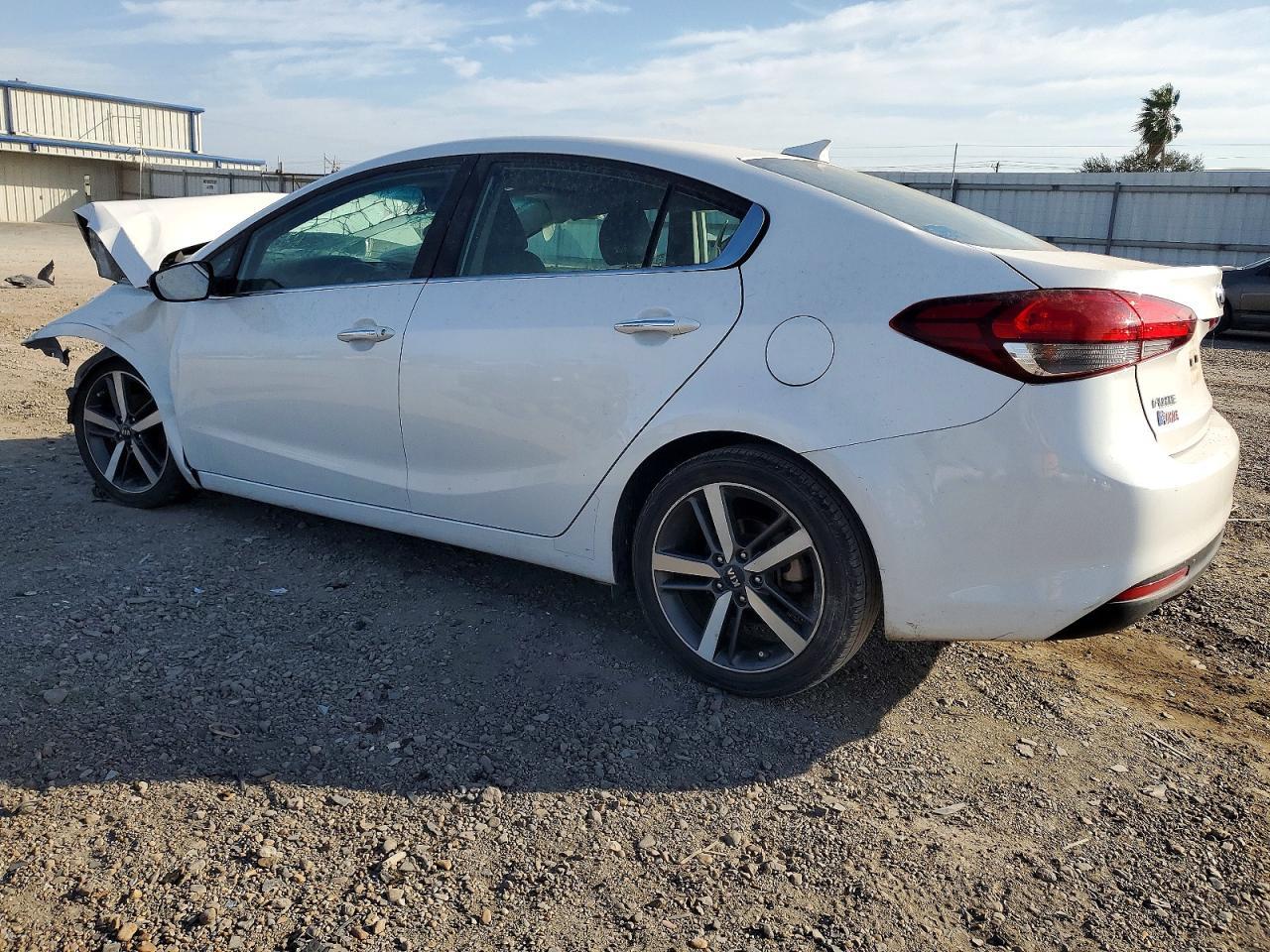 2017 Kia Forte Ex - Image 2