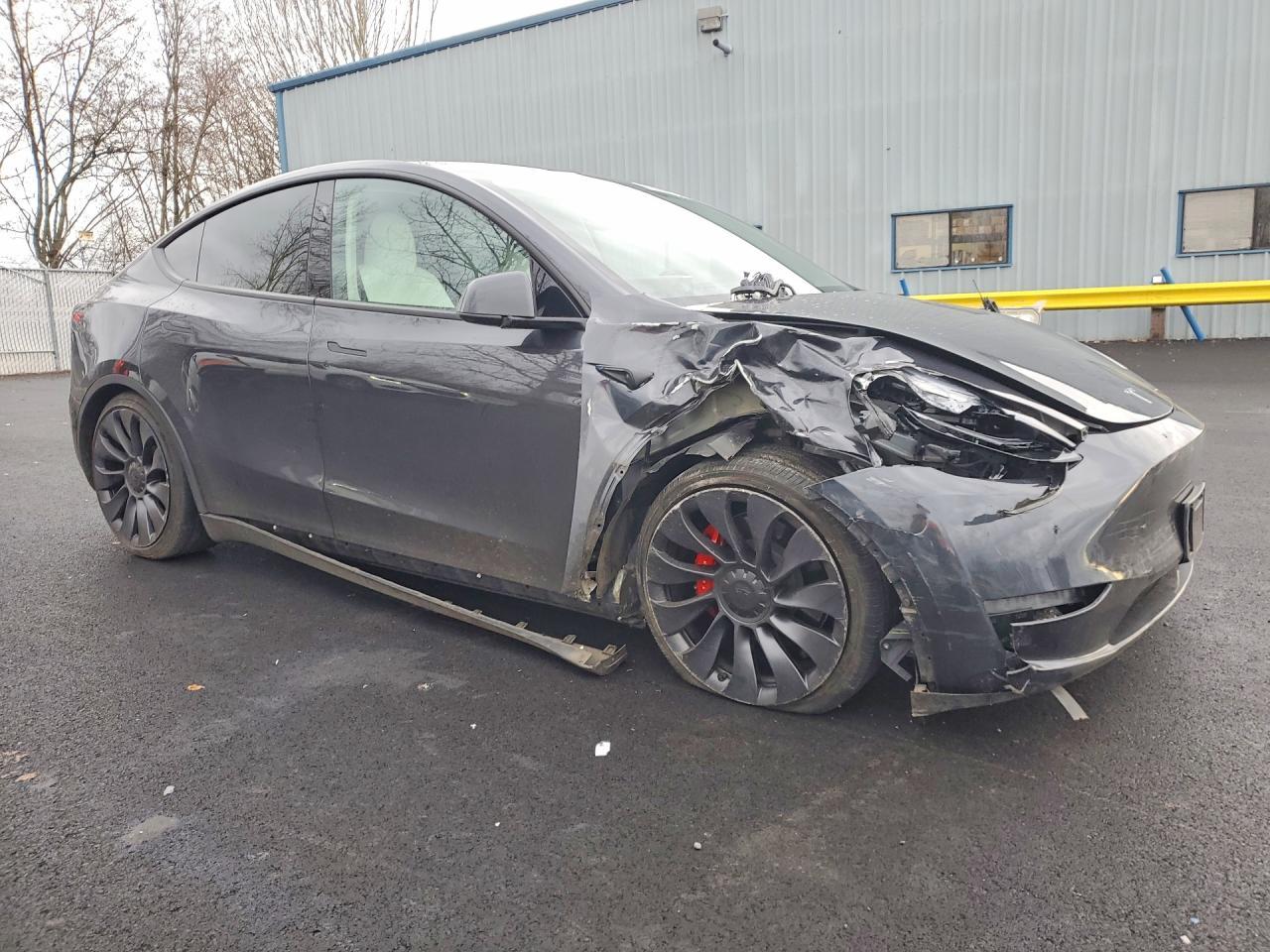 2024 Tesla Model Y - Фото 4