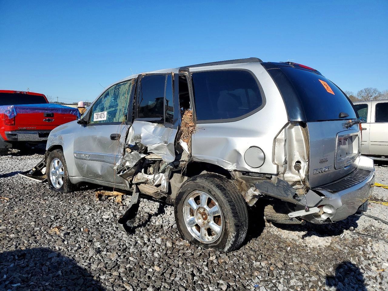2004 GMC Envoy - Фото 2