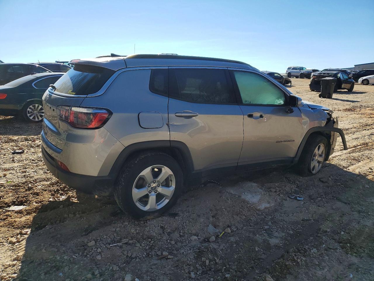 2020 Jeep Compass Latitude - Фото 3