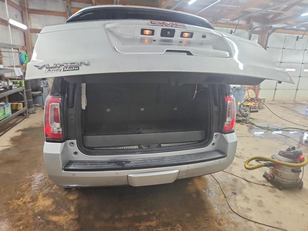 2017 GMC Yukon Slt - Фото 6