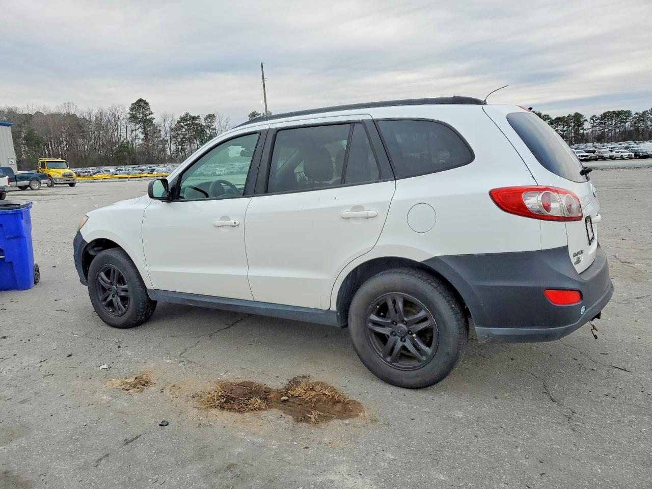 2011 Hyundai Santa Fe Gls - Image 2
