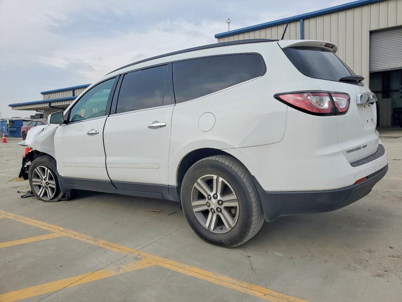2017 Chevrolet Traverse Lt - Фото 2