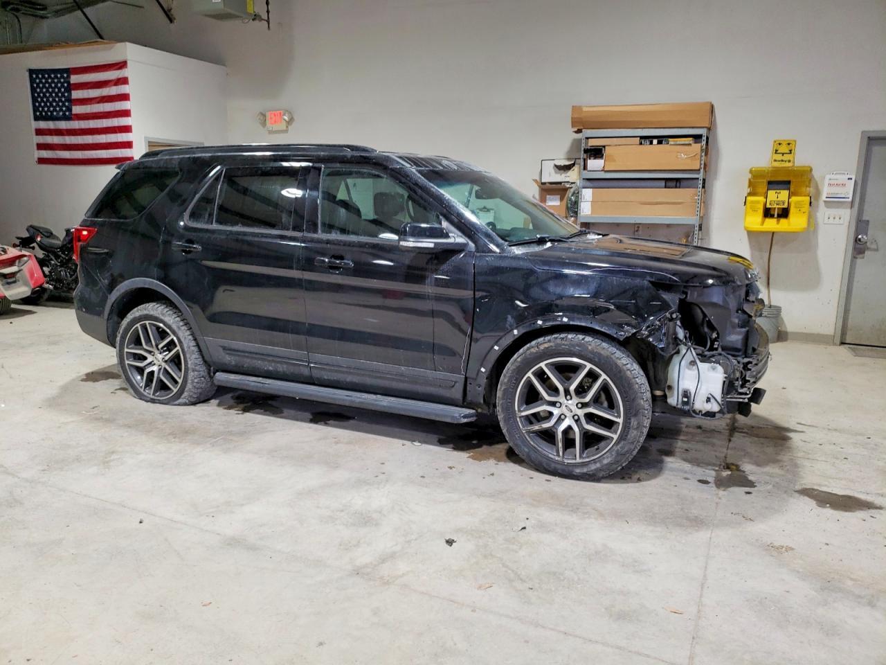 2016 Ford Explorer Sport - Фото 4
