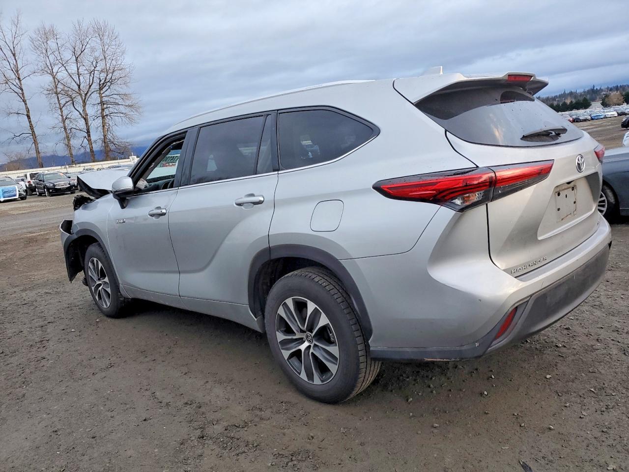 2021 Toyota Highlander Hybrid Xle - Image 2