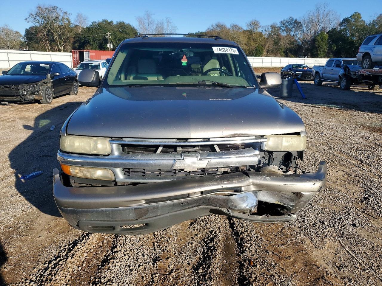 2003 Chevrolet Suburban - Image 5