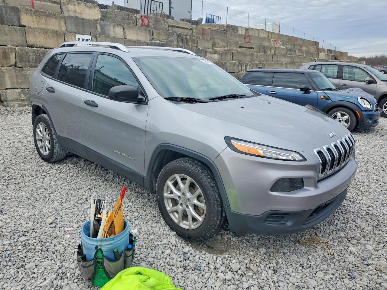 2017 Jeep Cherokee Sport - Фото 4