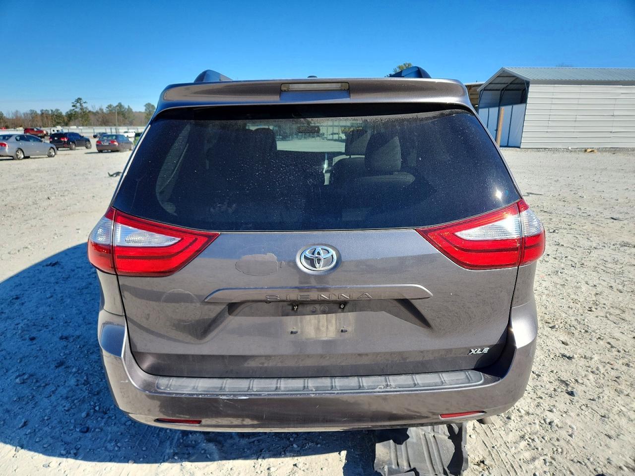 2015 Toyota Sienna Xle - Фото 6