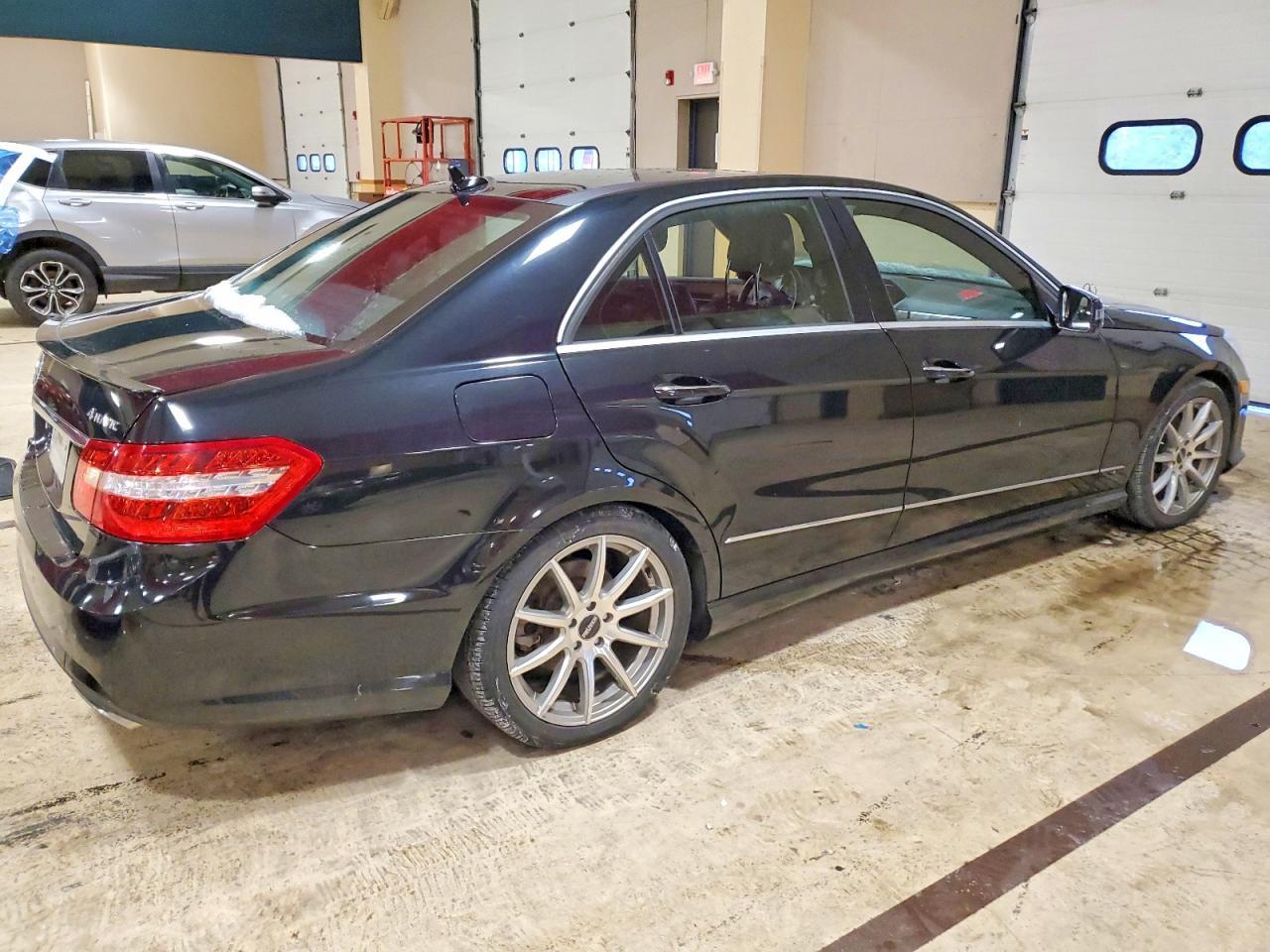 2011 Mercedes-Benz E 350 4Matic - Фото 3
