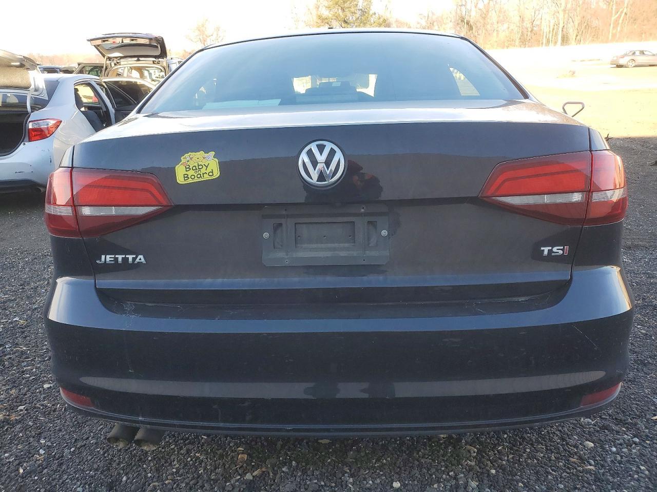 2017 Volkswagen Jetta - Image 6