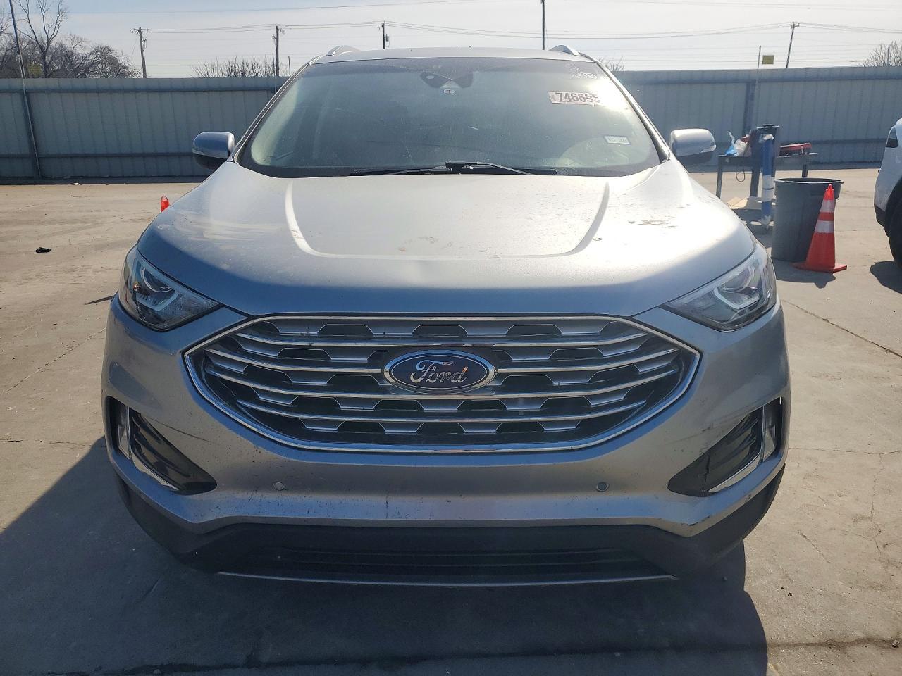 2020 Ford Edge Titanium - Фото 5