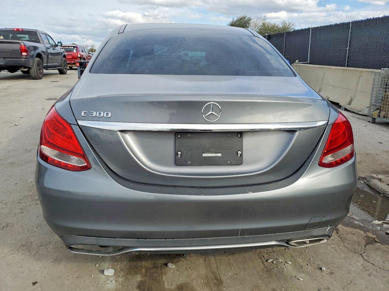 2018 Mercedes-Benz C 300 - Image 6