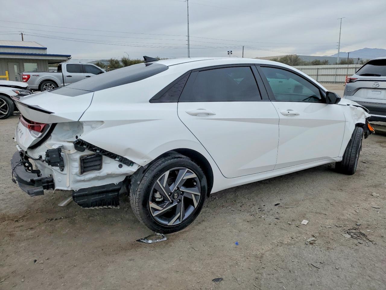 2025 Hyundai Elantra Sel Sport - Фото 3