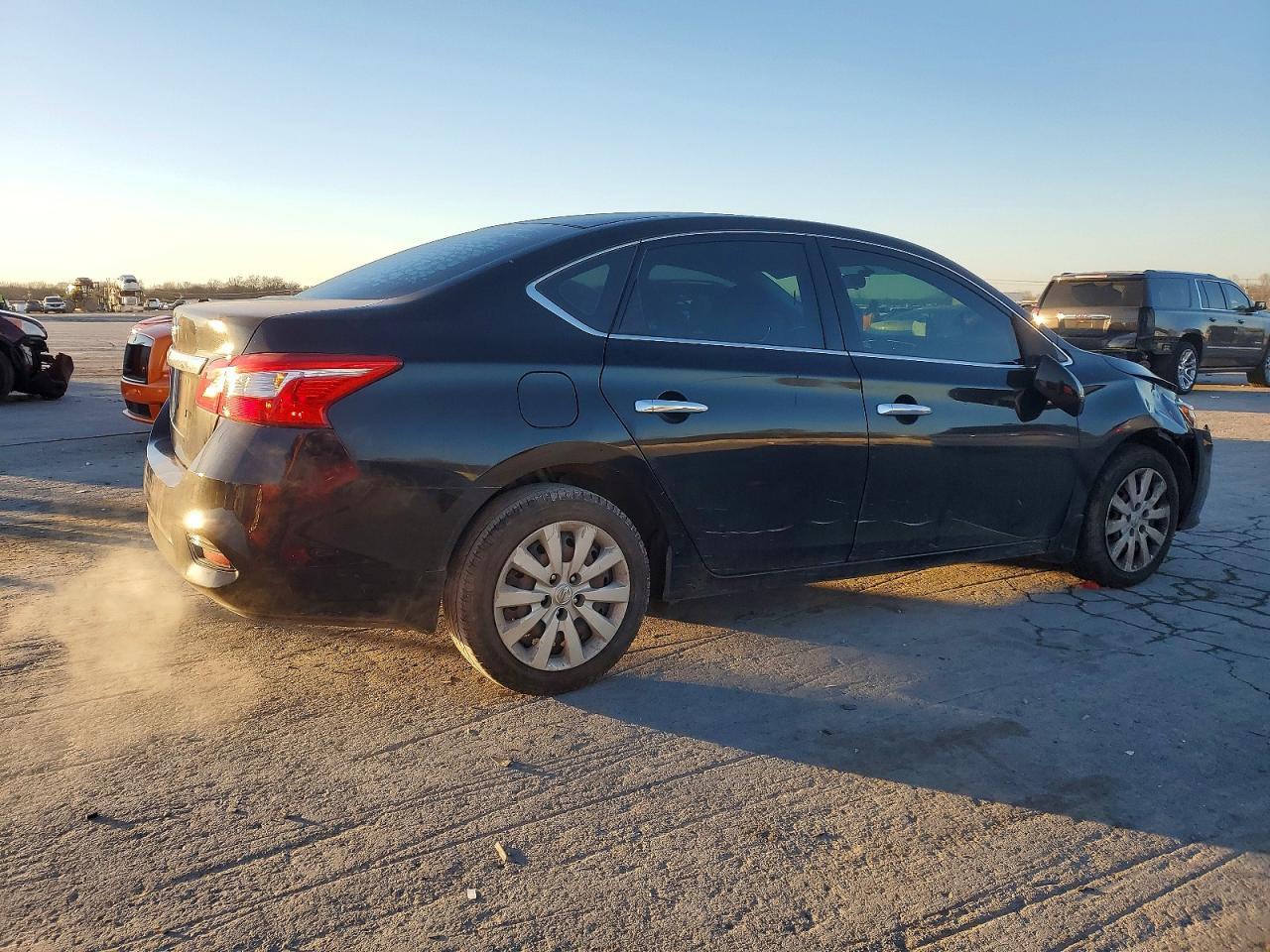 2017 Nissan Sentra S - Фото 3