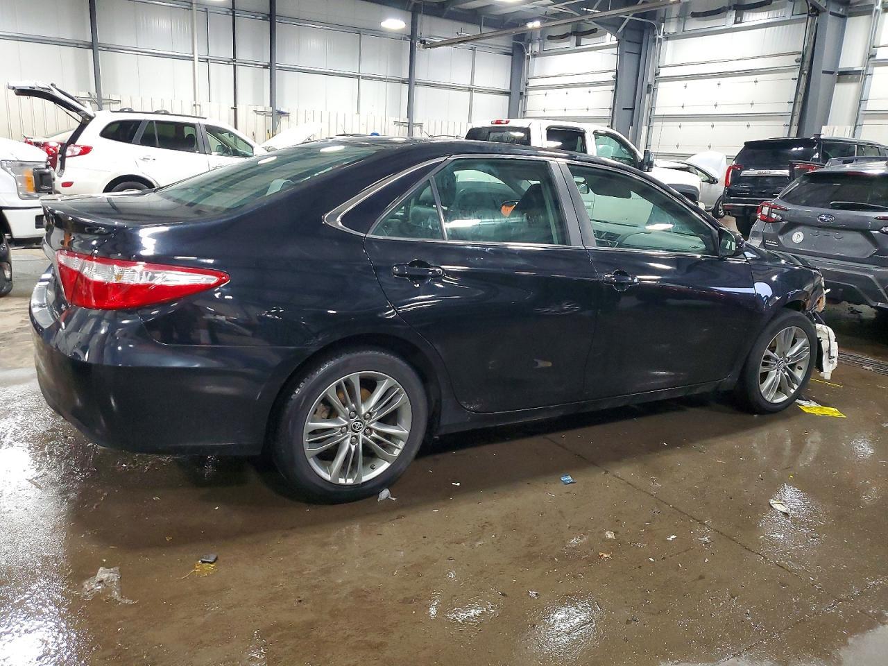 2015 Toyota Camry Se - Фото 3