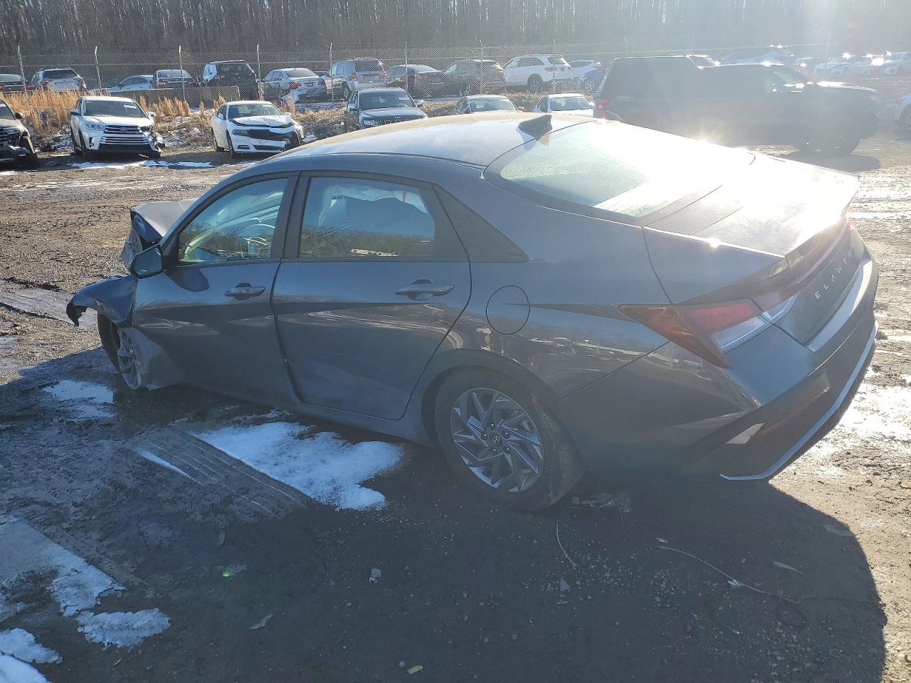 2024 Hyundai Elantra Sel - Image 2