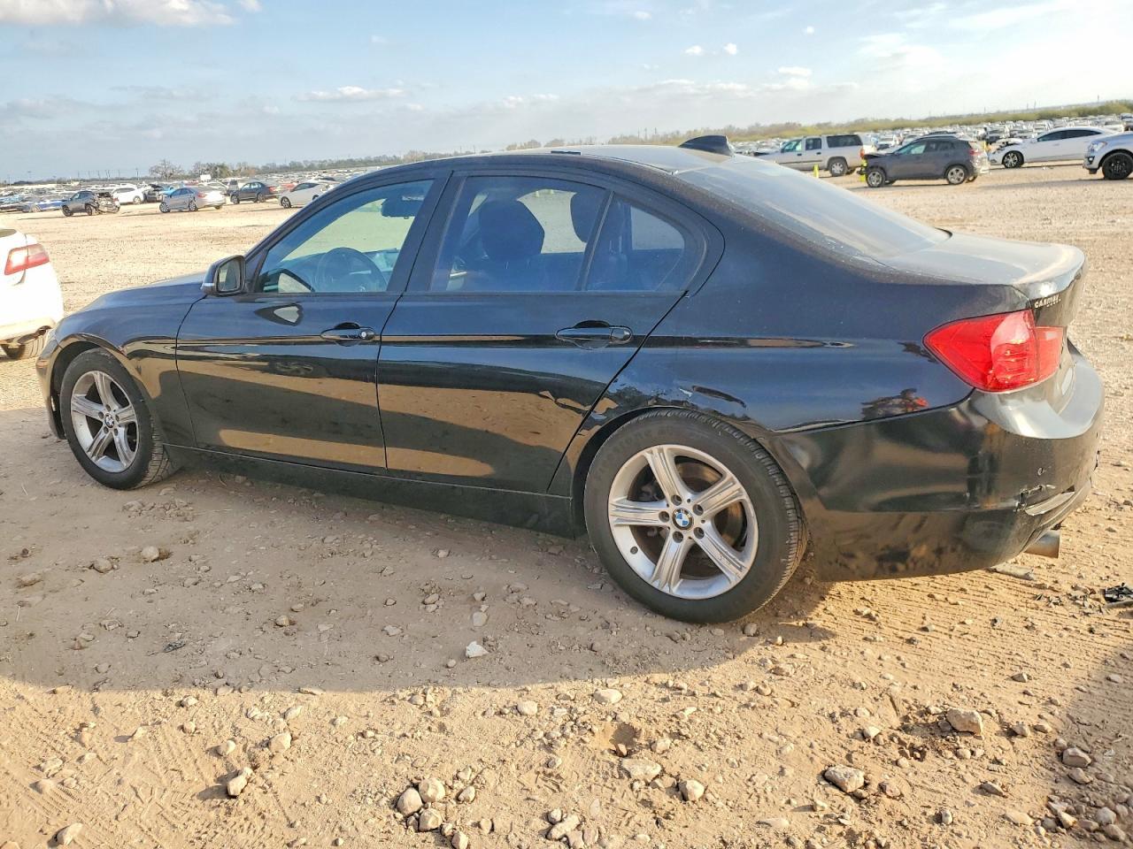 2014 BMW 320 I - Фото 2