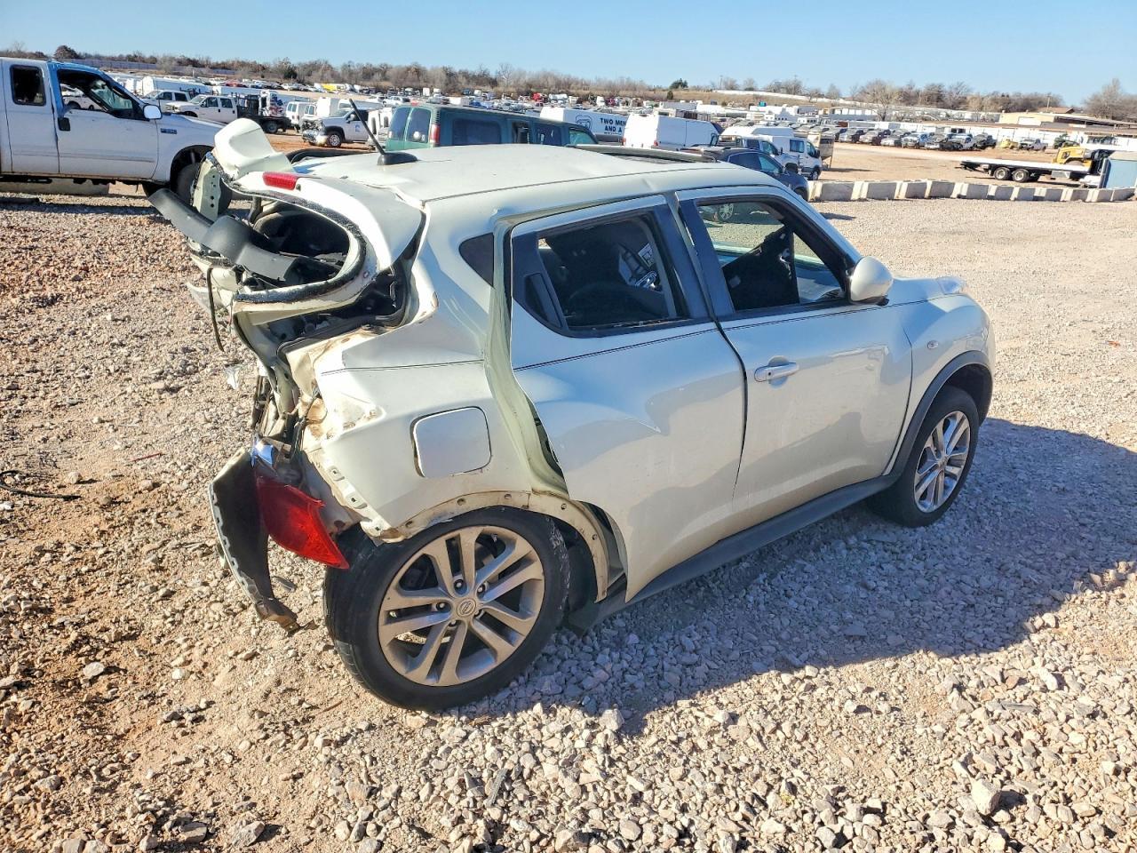 2012 Nissan Juke S - Image 3