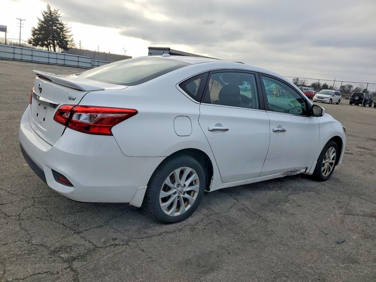 2018 Nissan Sentra S - Фото 3